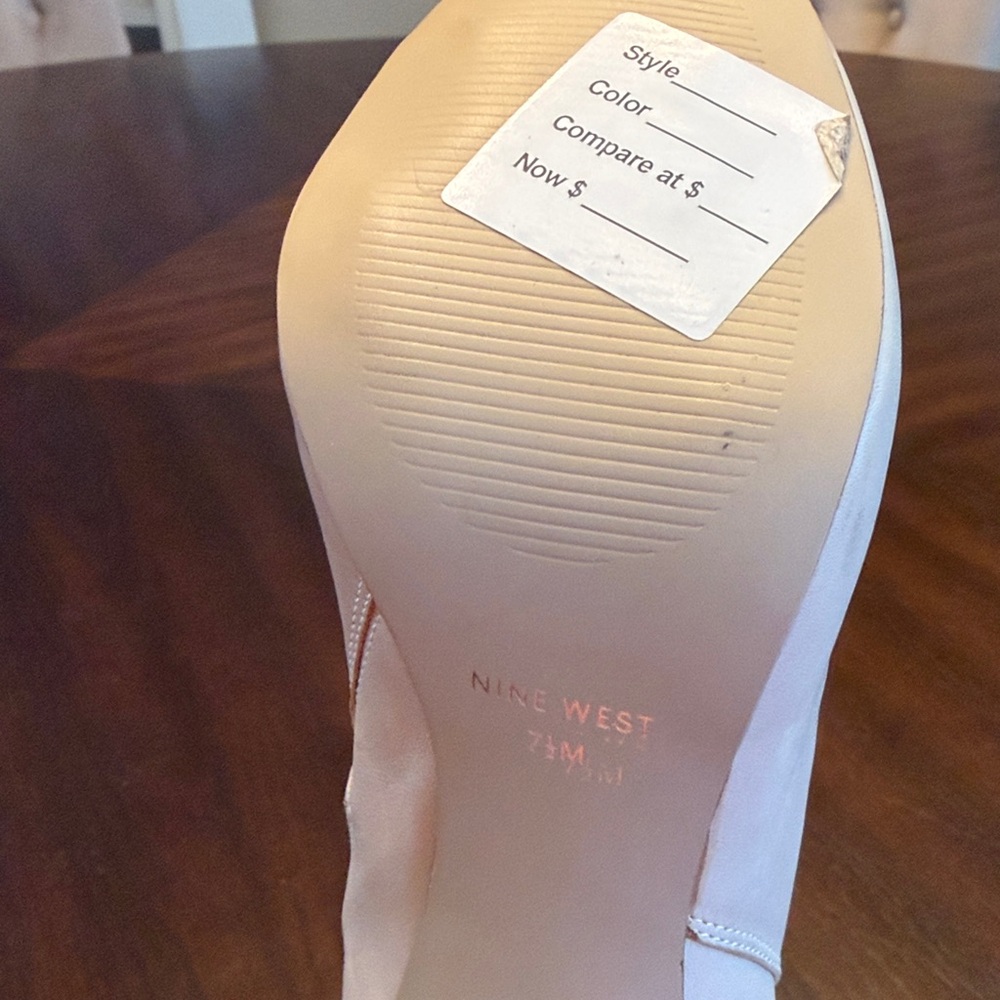 Nine West Ivory Leather Stiletto Ankle Booties NWT Size 7.5 Zip Heel Boots - Picture 13 of 13
